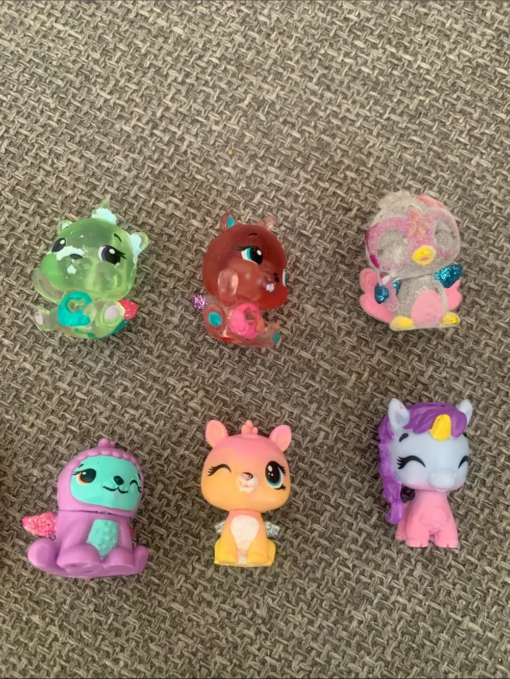 Hatchimals CollEGGtibles Purple Egg Storage Container and Figures